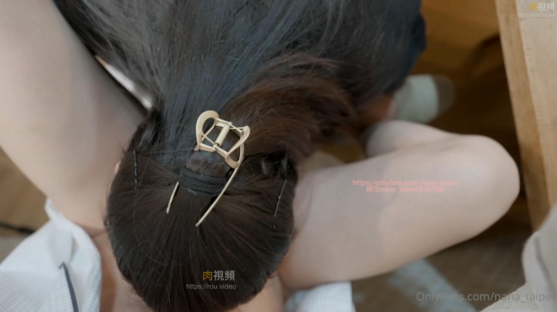 裸足-繼母出軌被兒子發現，不得已用身體讓兒子保守秘密 娜娜 NANA – 肉視頻,您的私人AV影院