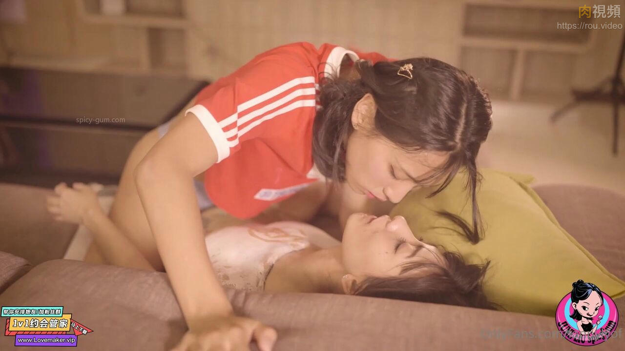 足球寶貝和閨蜜百合再和男友3P fanny – 肉視頻,您的私人AV影院
