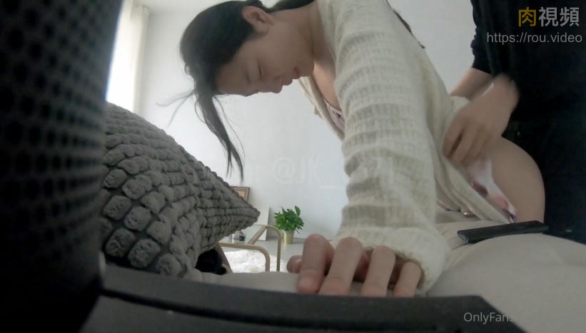 約炮年輕人妻 雪白美肌很有氣質 忍不住立即沒脫衣服後入 JK – 肉視頻,您的私人AV影院