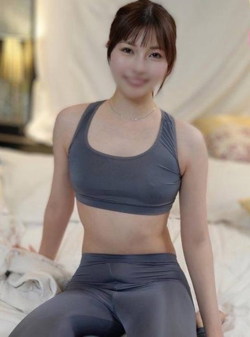 FC2PPV4500909 用活塞機訓練聽話的港區美女 白晢美肌豐滿身材誘人瑜伽褲撕開即中出