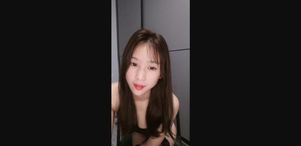 漂亮小姐姐，最近约的男炮友，带回家操逼，黑丝美腿，抓屌小舌头舔