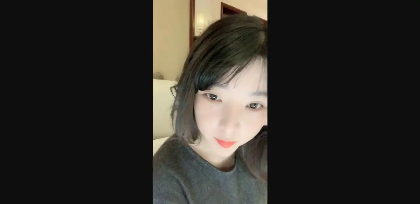 温婉女神！肤白貌美 一对圆乳极好看【婉儿】全裸勾魂魅舞 狂扣逼喷水