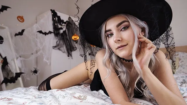 颜射可爱淫荡的女巫并吞精 – Eva Elfie